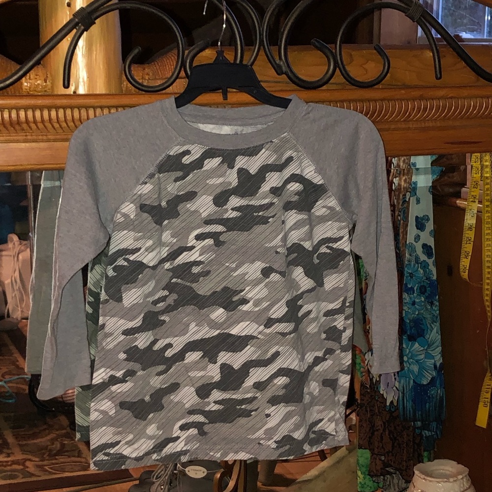 Boys gray camouflage long sleeve tee shirt